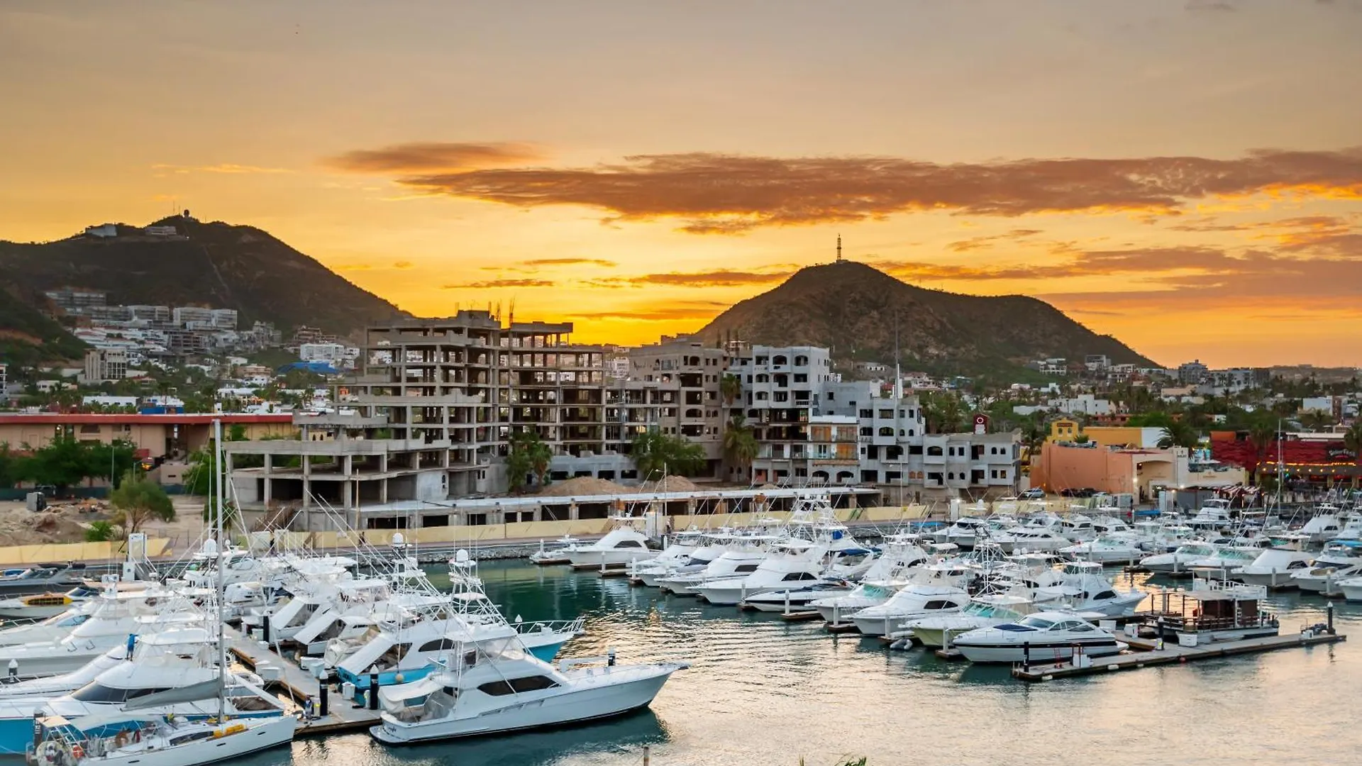 Marina Cabo Plaza Town&Beach Condos Cabo San Lucas